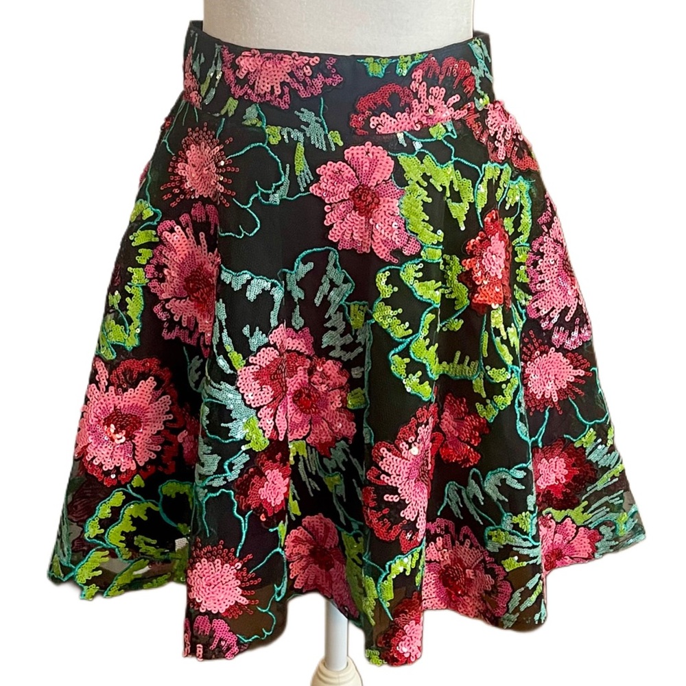 GeeGee Brand Floral Sequin Mesh Mini Skirt Sz S
Party Colorful